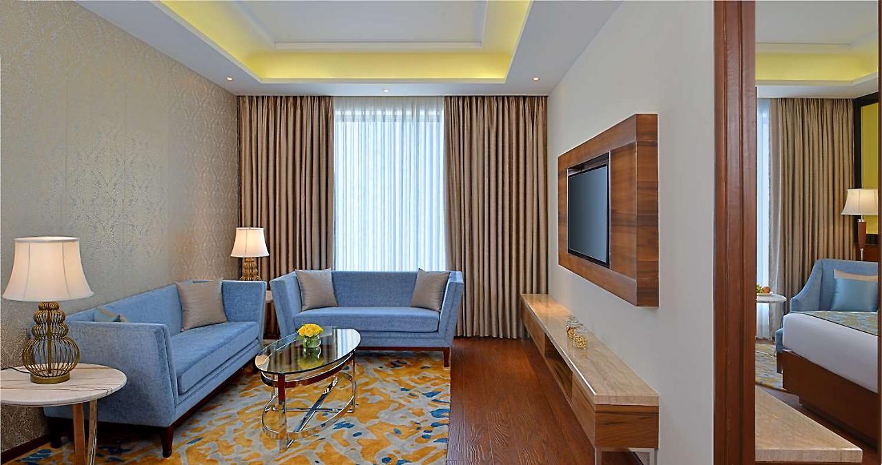 Hotel Radisson Gwalior Extérieur photo