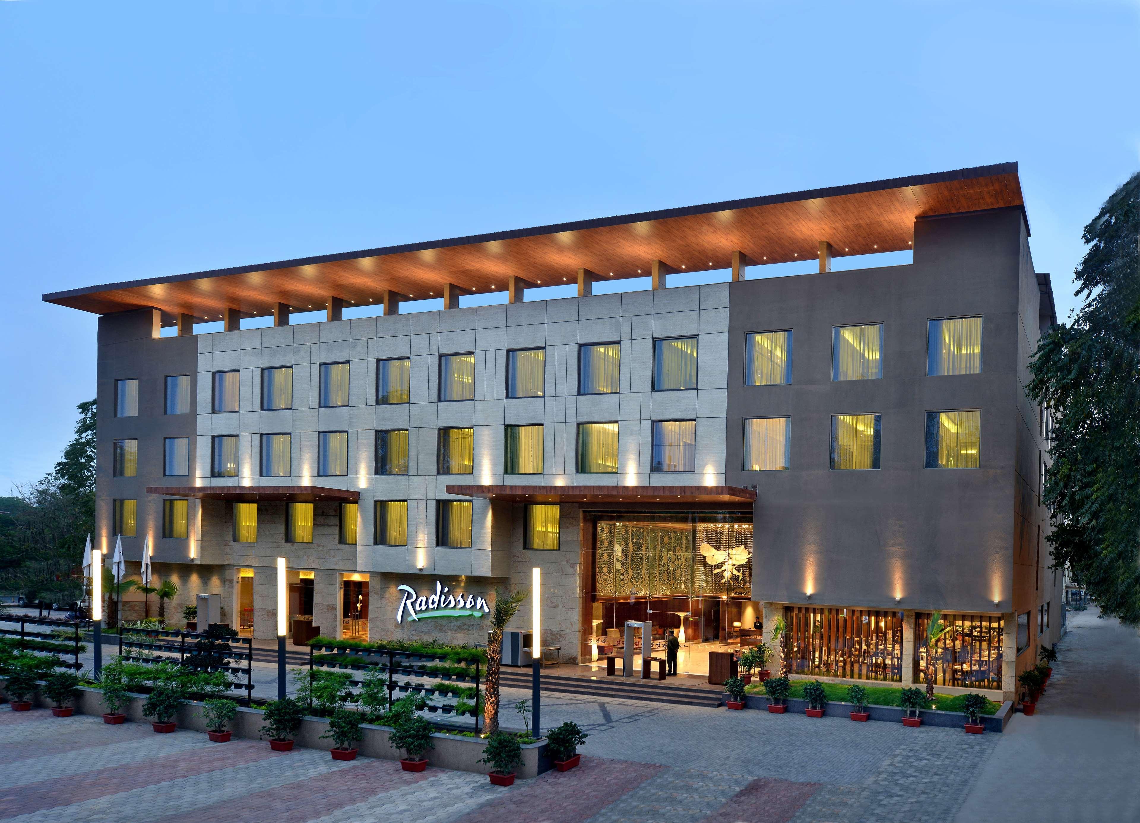 Hotel Radisson Gwalior Extérieur photo