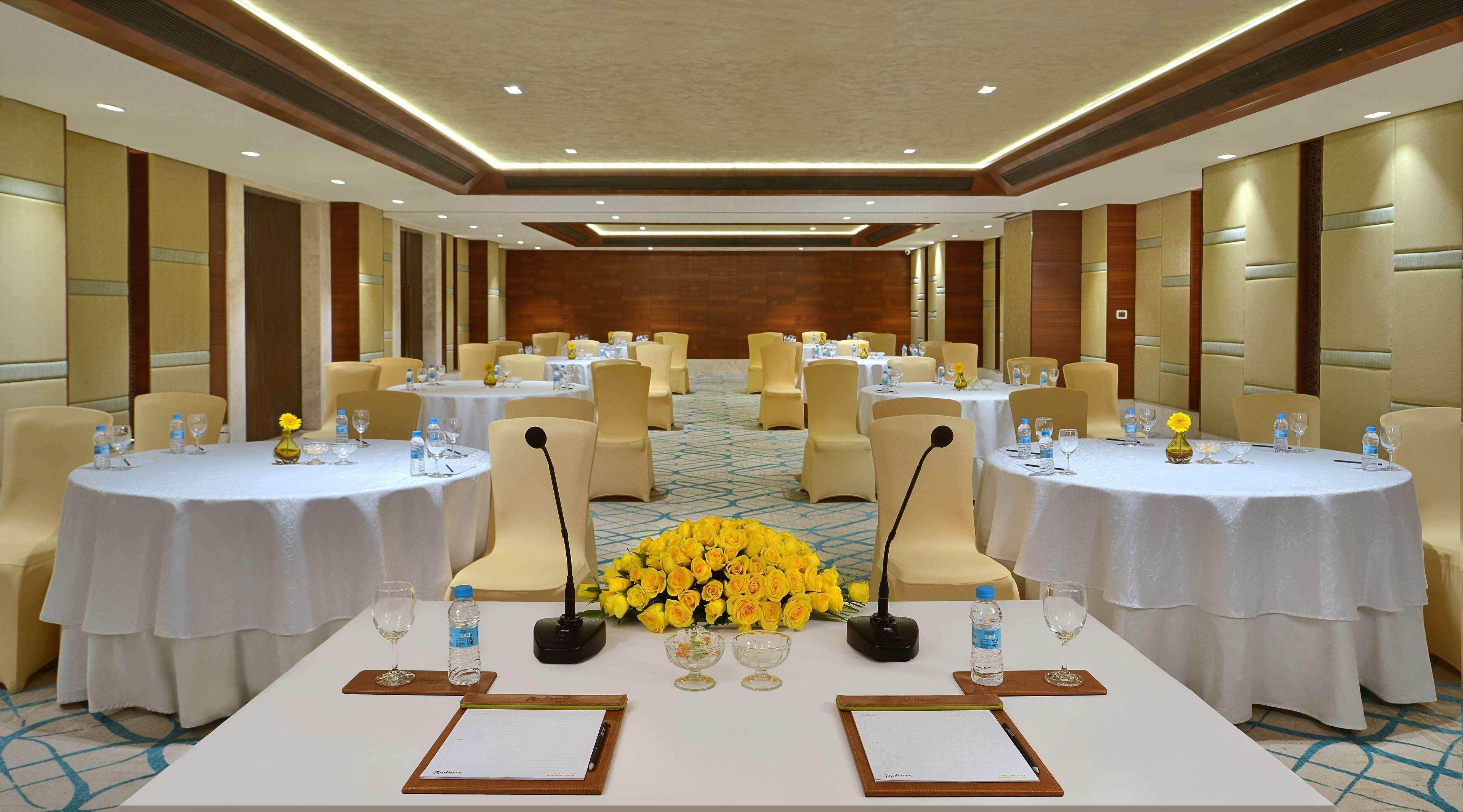 Hotel Radisson Gwalior Extérieur photo