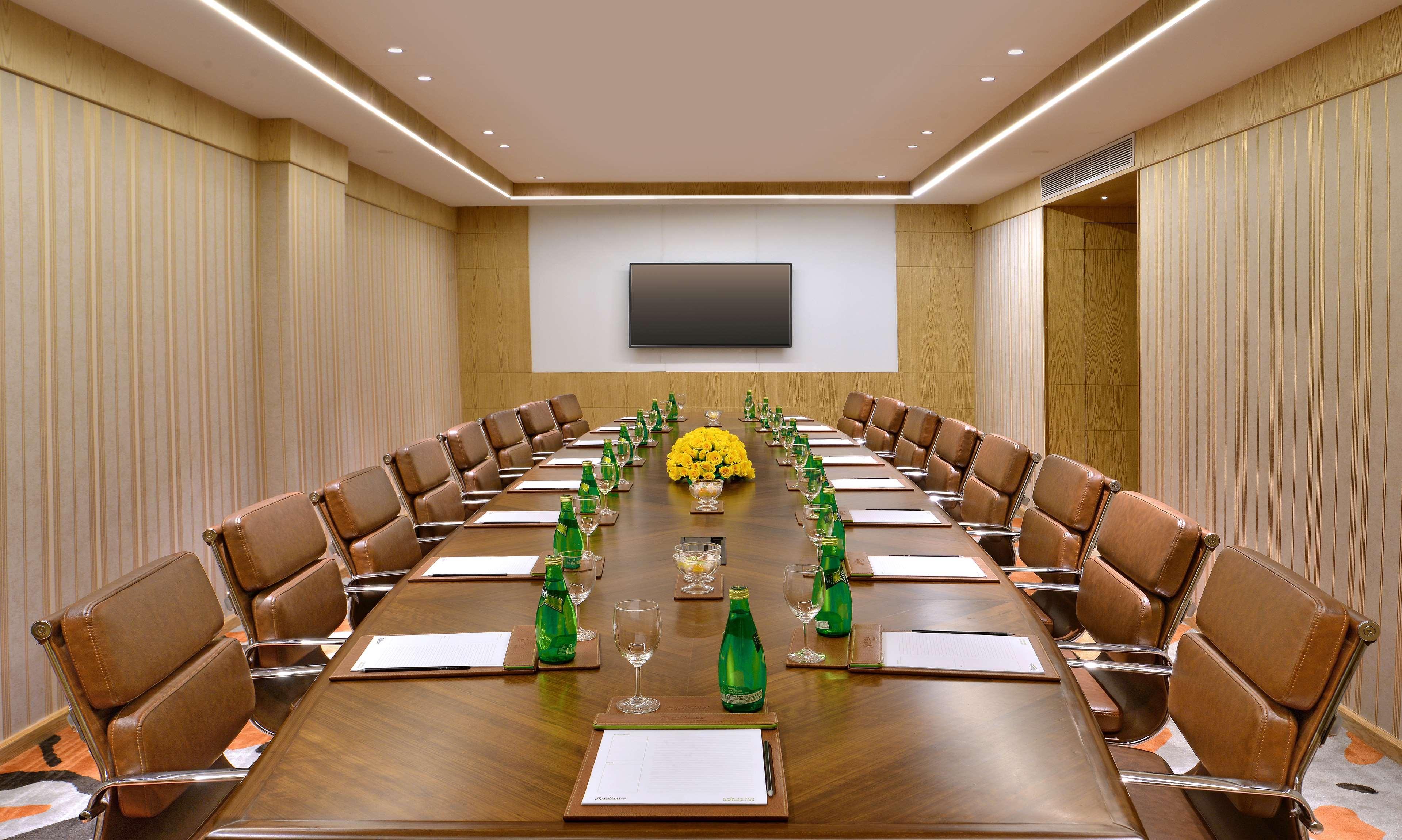 Hotel Radisson Gwalior Extérieur photo