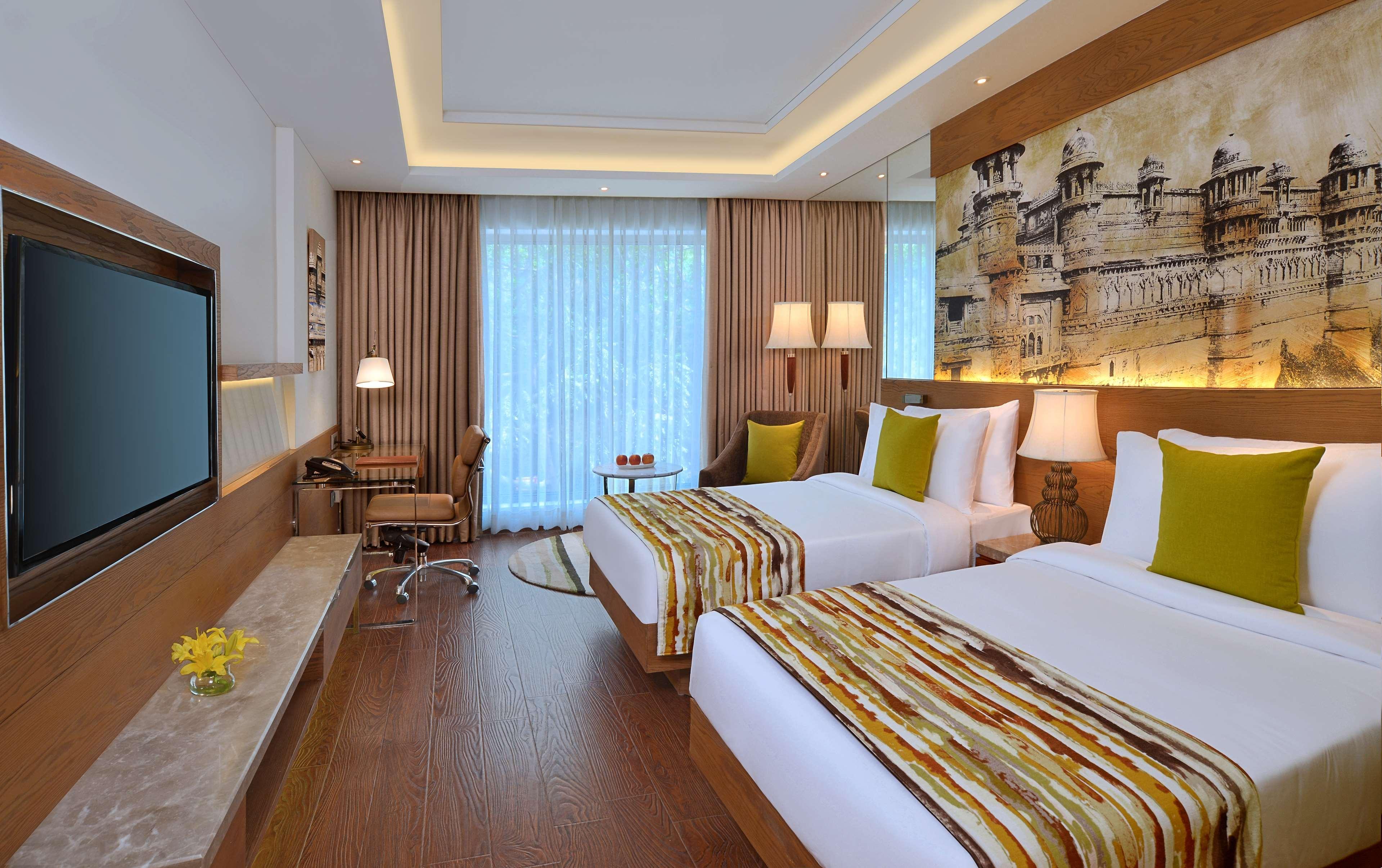 Hotel Radisson Gwalior Extérieur photo