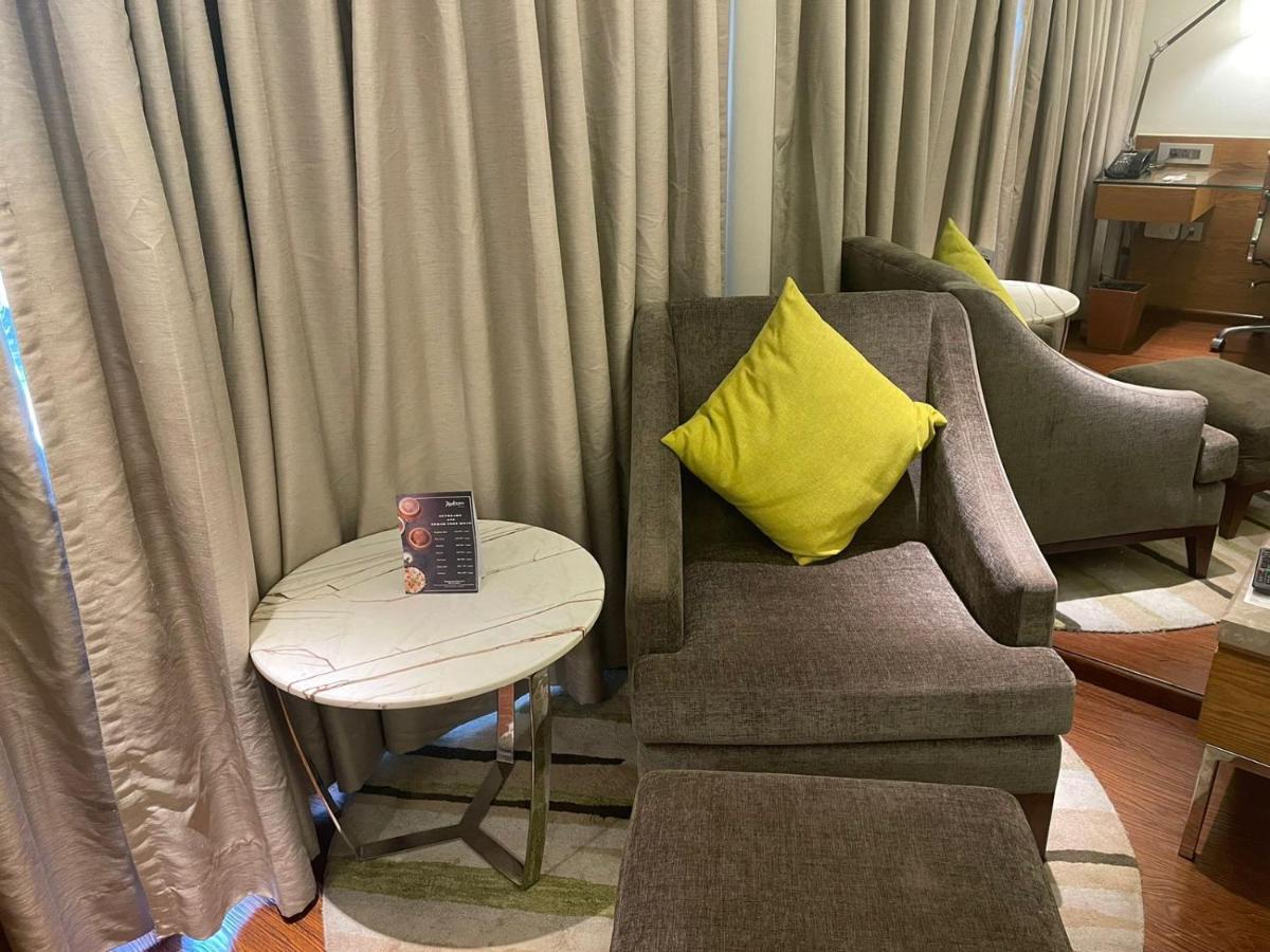 Hotel Radisson Gwalior Extérieur photo