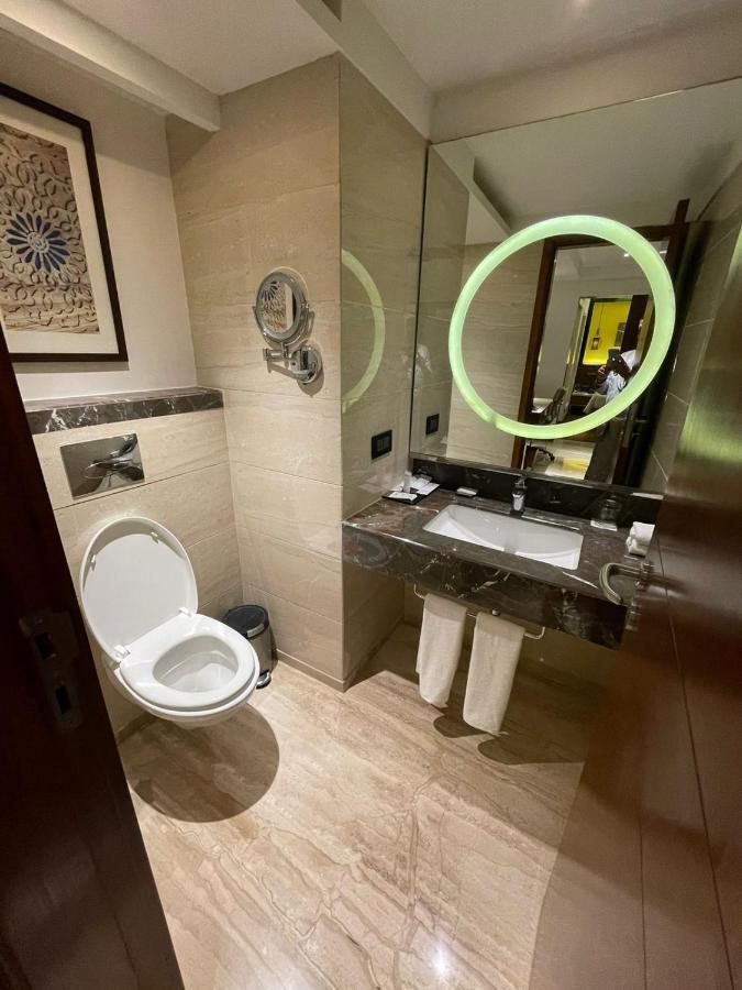 Hotel Radisson Gwalior Extérieur photo