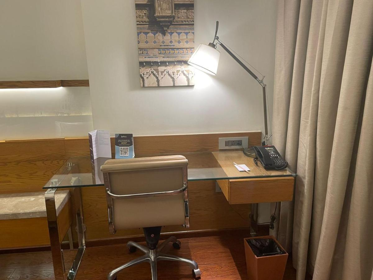 Hotel Radisson Gwalior Extérieur photo