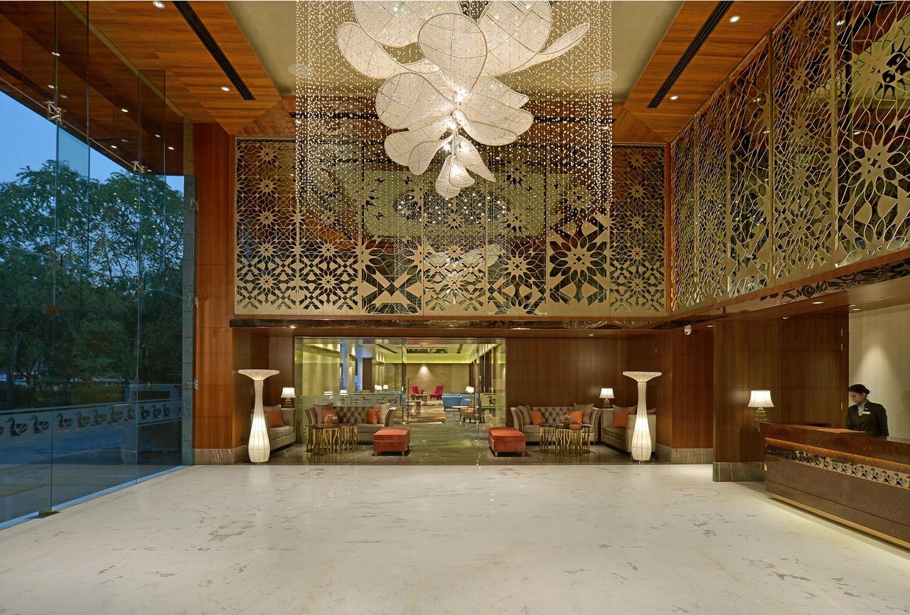Hotel Radisson Gwalior Extérieur photo